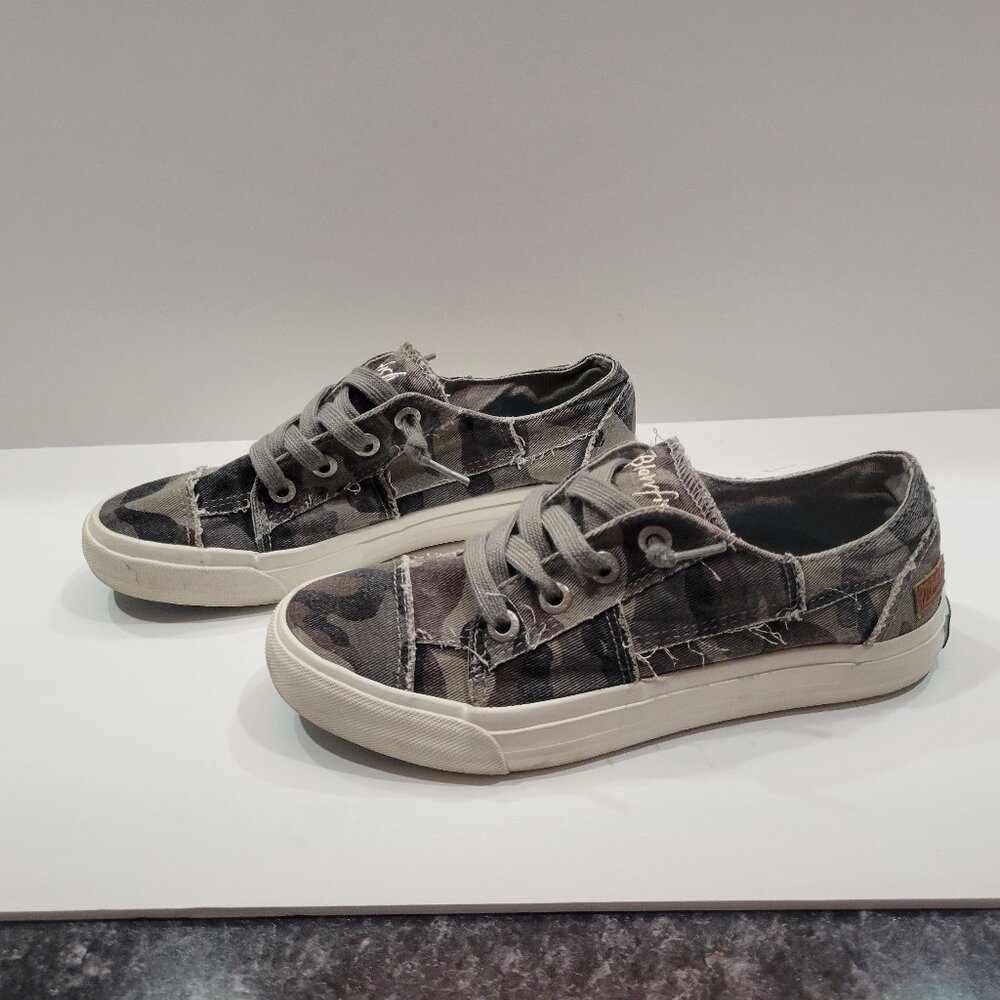 Blowfish Malibu Play Camouflage Camo Sneakers